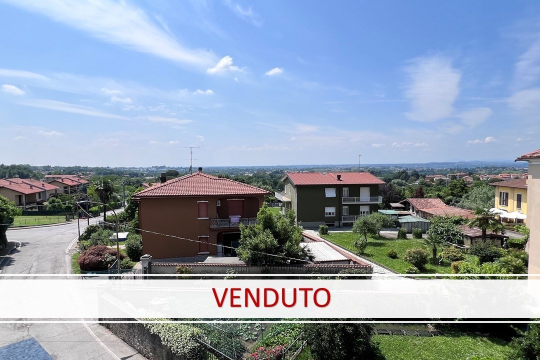 MONOLOCALE CON CUCINA SEPARATA, CANTINA E POSTO AUTO