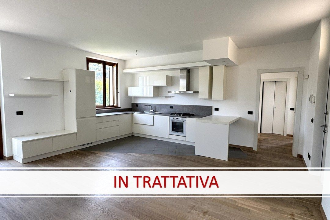 Trilocale con giardino, box e posto auto