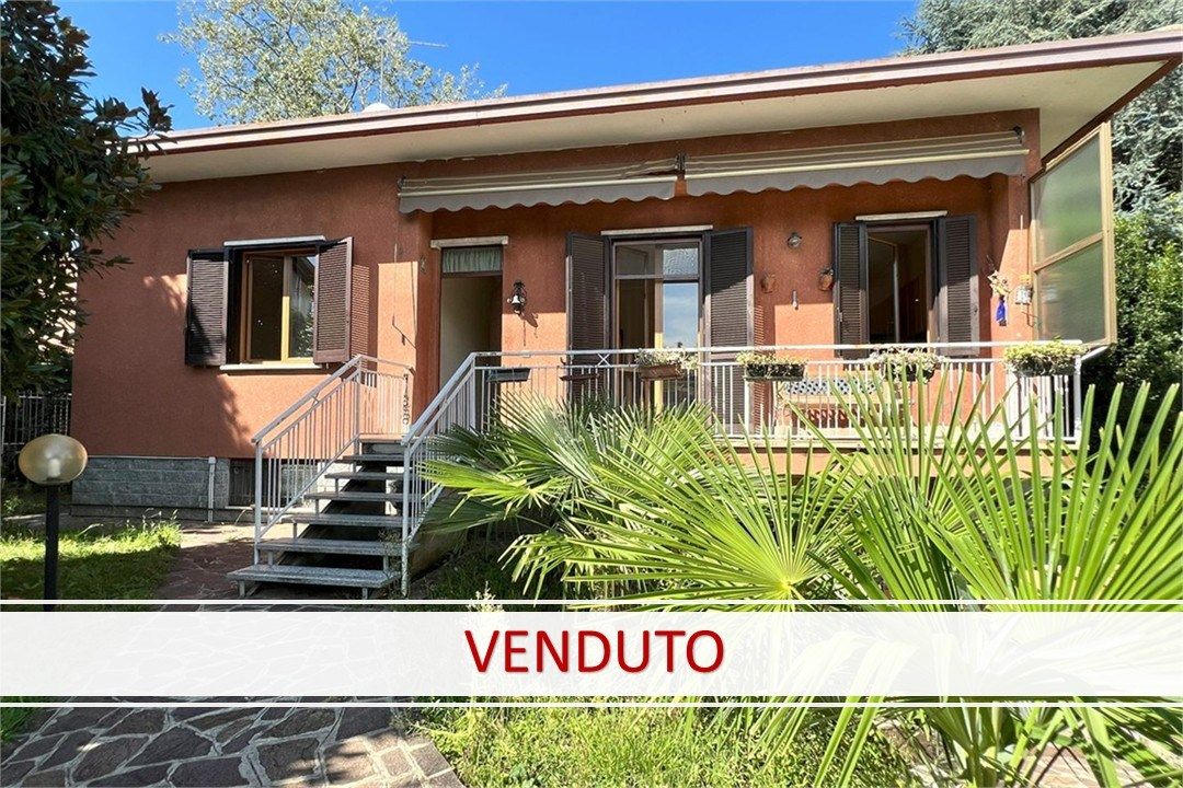 VILLETTA SINGOLA CON GIARDINO PRIVATO
